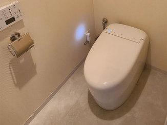 トイレリフォーム 丸い形がかわいい節水型タンクレストイレ