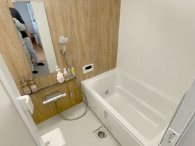 バスルームリフォーム明るく清潔感のあるバスルームと洗面所